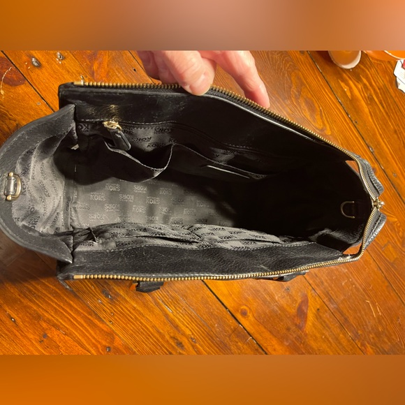 Michael Kors | Hudson Black Pebbled Leather Satchel - Picture 6 of 14